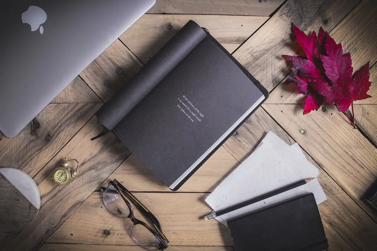 2025秋+思想道德與法治/思想道德修養(yǎng)與法律基礎+試卷1答案